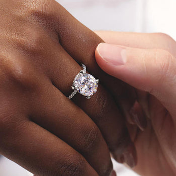 Oval Diamond Engagement Rings