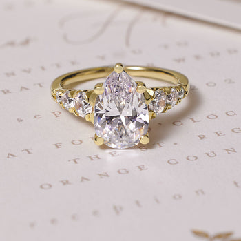 Pear Cut Diamond Engagement Rings