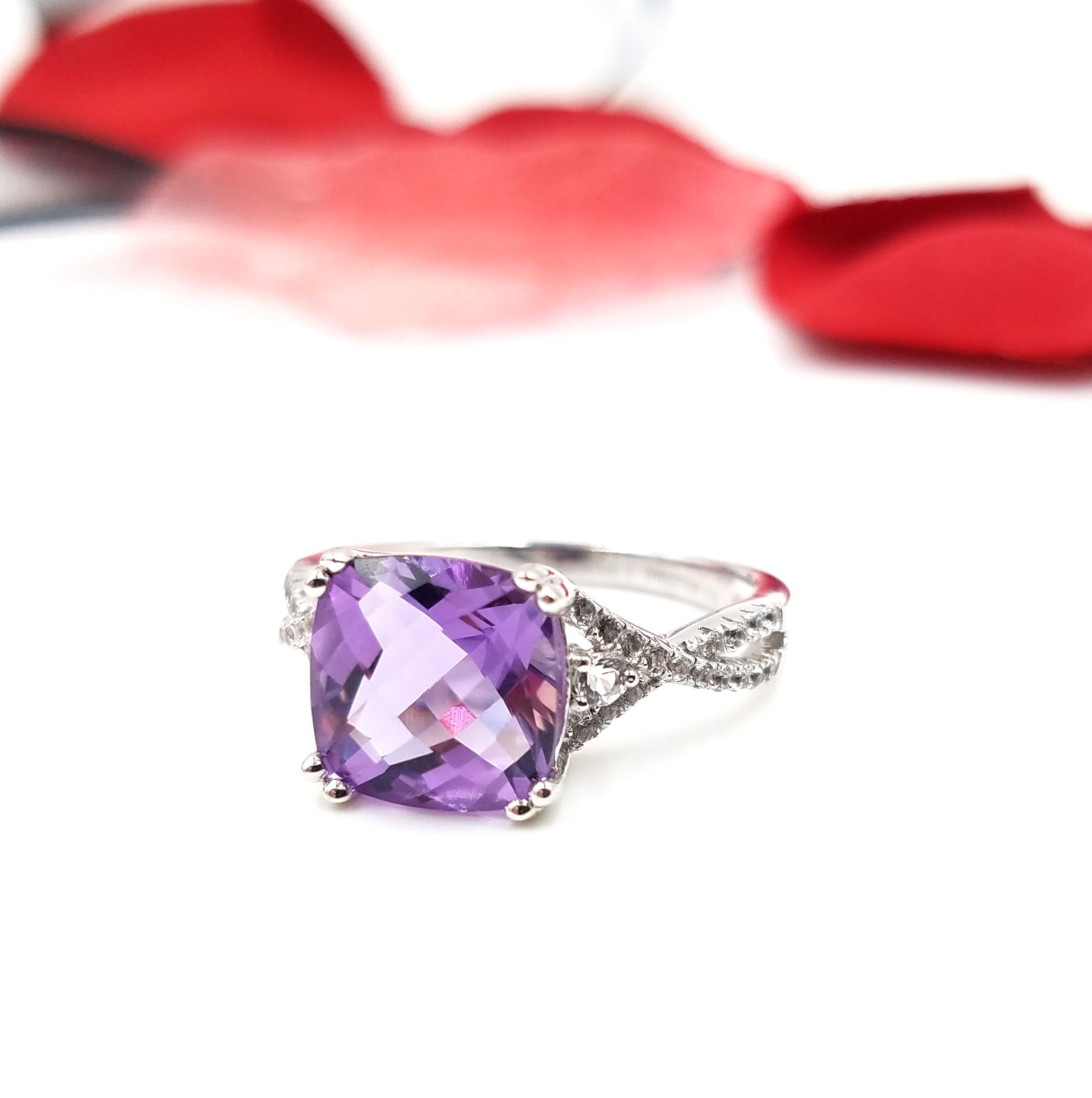 Gemstone Discovery: The Vibrant Amethyst - Princess Jewelry